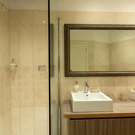 Ξενοδοχείο Carlton 4*