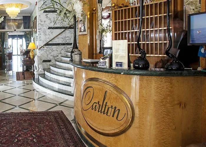 酒店 Carlton 4*