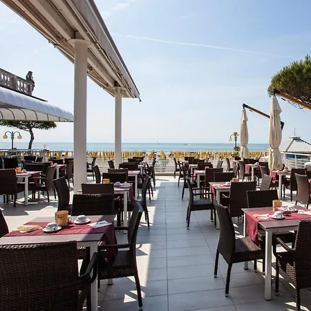 Carlton Szálloda 4*