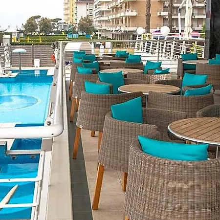 Carlton Hotel