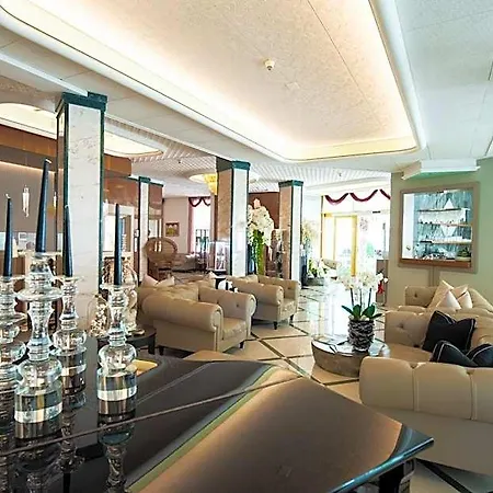 Hotel Carlton 4*