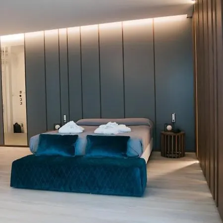 Carlton Hotel 4*